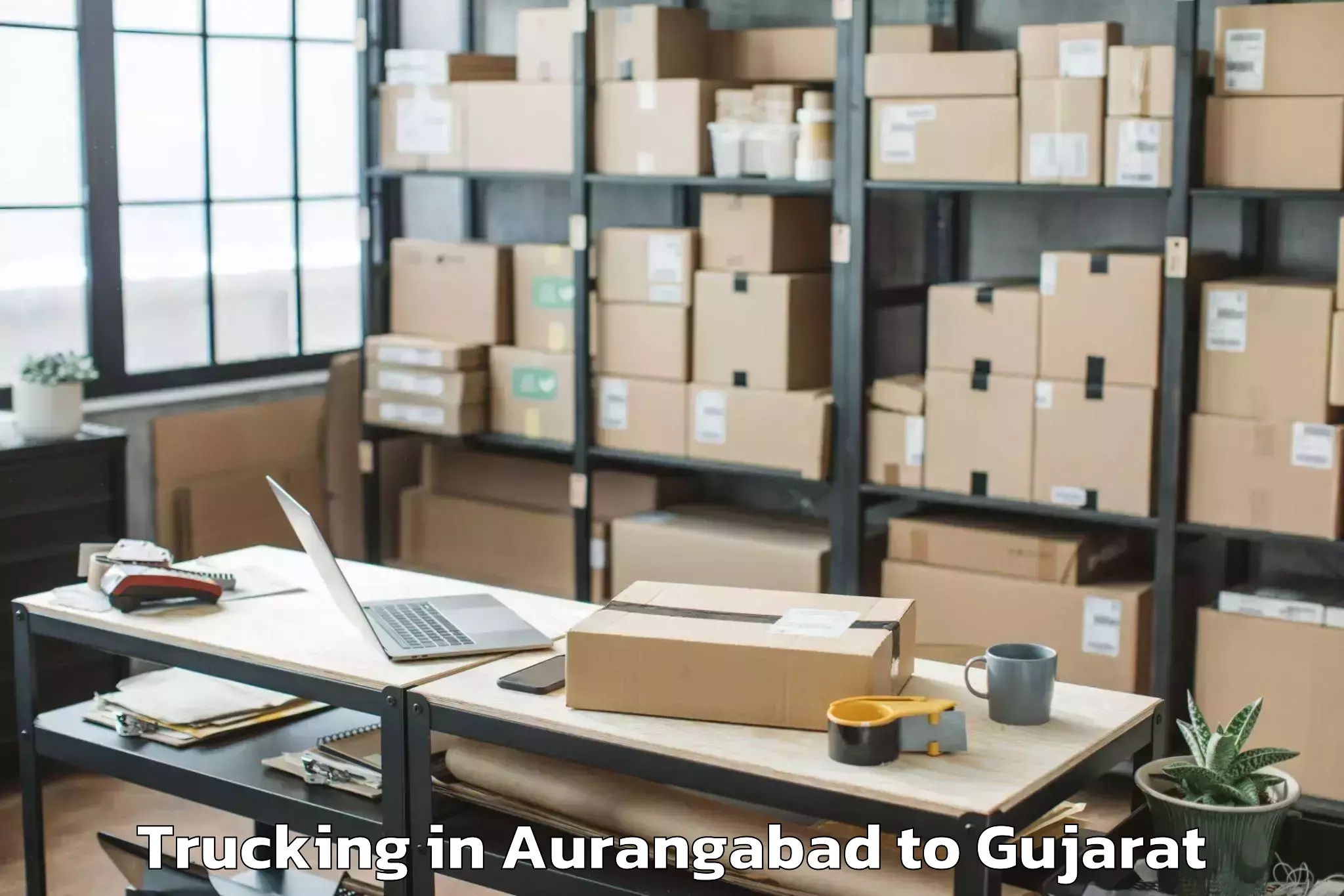 Quality Aurangabad to Thasra Trucking